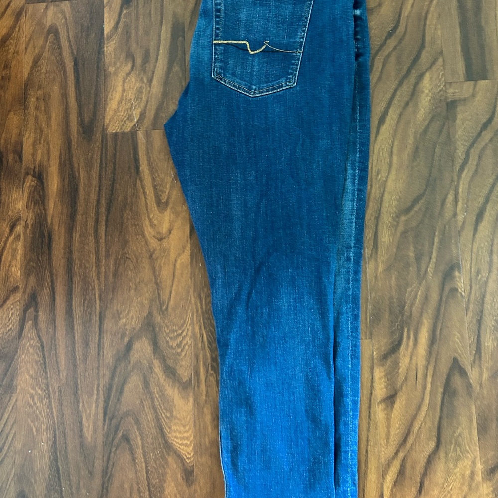 NWOT Josefina Jeans Size 34